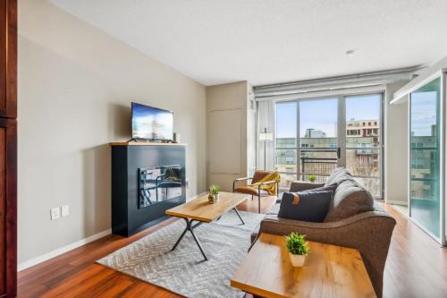 CozySuites Mill District with gym # 09