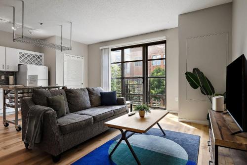 CozySuites Mill District with pool gym #13