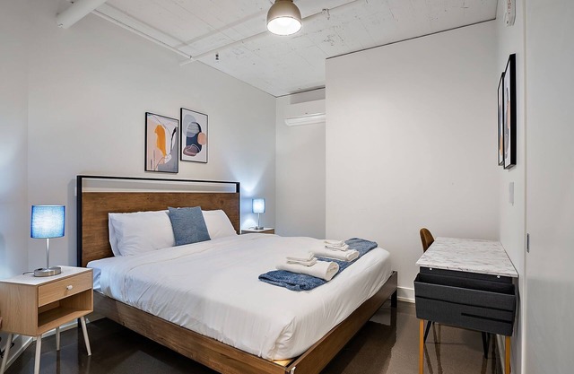 CozySuites NLG - Modern 1BR condo #32