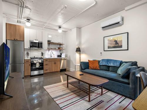 CozySuites NLG - Modern 1BR condo #24
