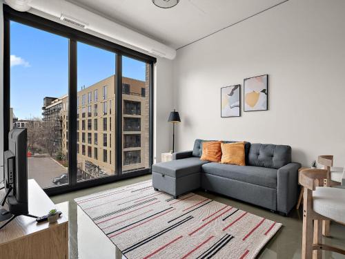 CozySuites NLG - Modern 2BR condo #14