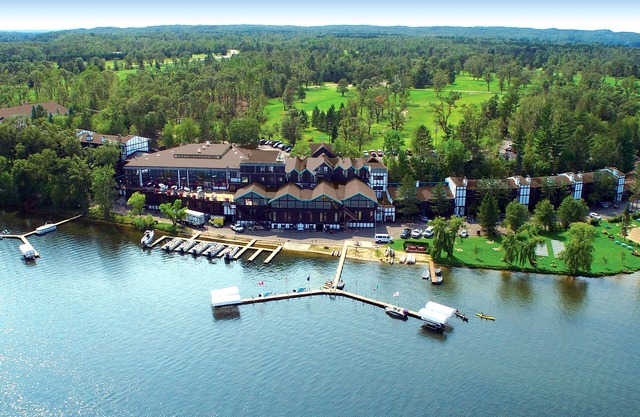 Cragun's Resort & Hotel