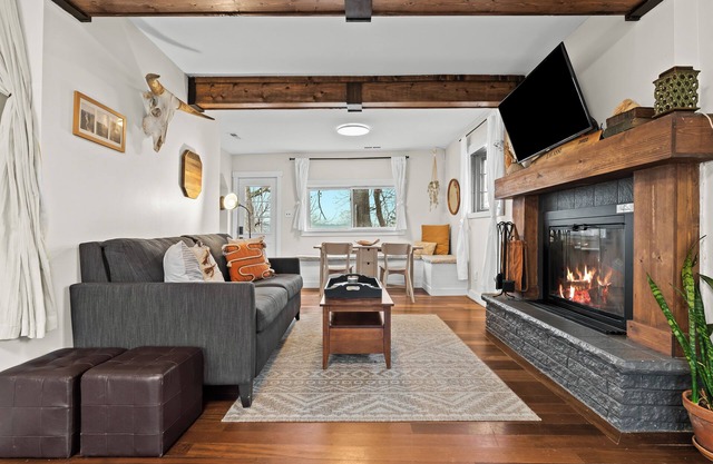 Cranberry Lake Hideaway ~ Cozy Cottage w/Sauna, Outdoor Shower, Kayaks, Games