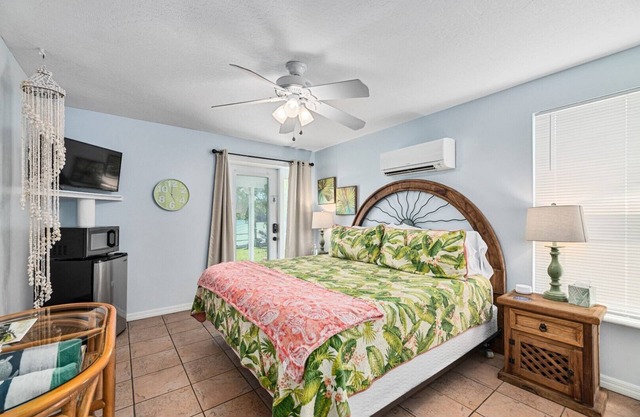Crane Creek Inn Mangrove Suite: Waterfront Pool!