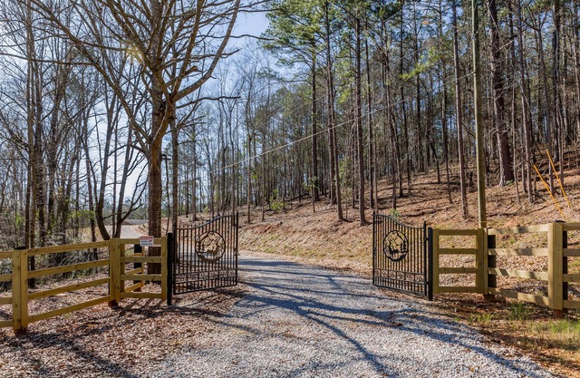 Creek Lodge - LaGrange's Best Kept Secret