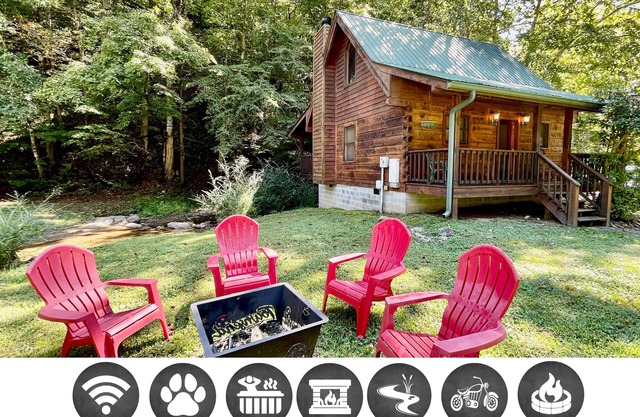 Creekside (2-Bedroom Cabin) - Pets Allowed by RedAwning