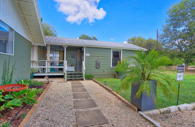 Creekside Cabins - The Nest | Romantic Cottage with Creek Access