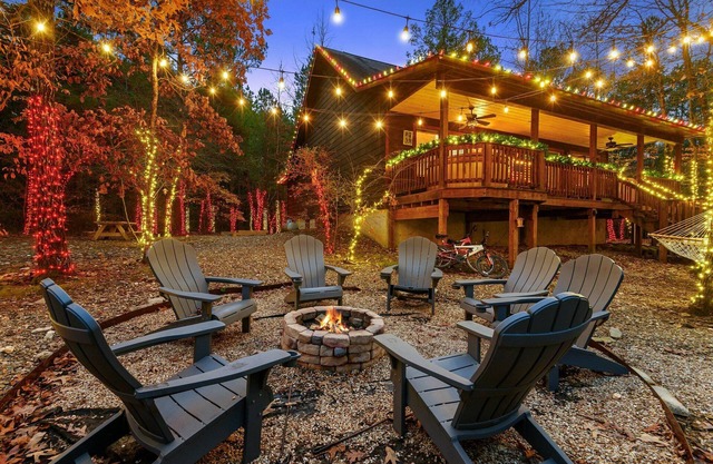 Creekside Family Getaway Near Trails and Dining