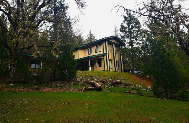 Creekside Mountain Retreat