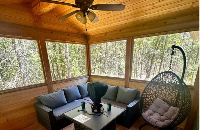 Crego Cove: Your Lakeside Escape *Hot Tub*