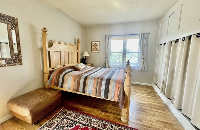 Crestone Mountain Gem Hideaway
