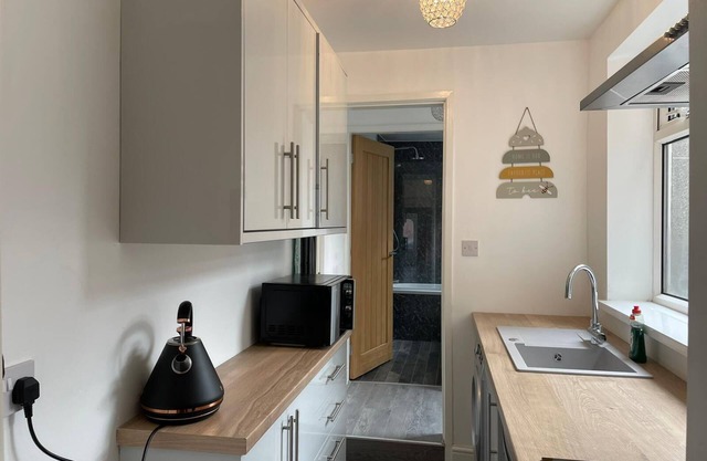 Cross Street by Prestige Properties SA