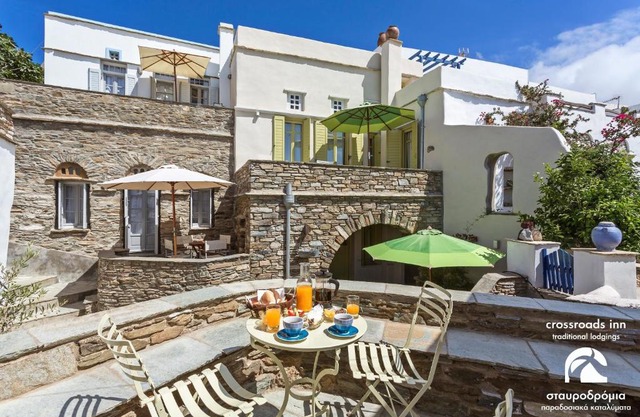 Crossroads Inn Traditional Lodging