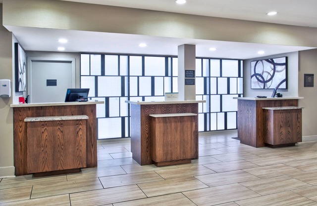 Crowne Plaza Chicago-Northbrook by IHG