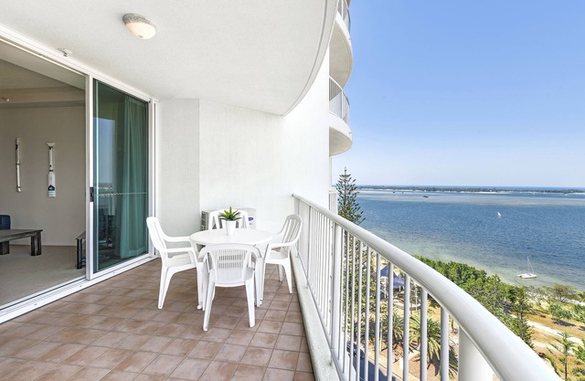 Crystal Bay on the Broadwater