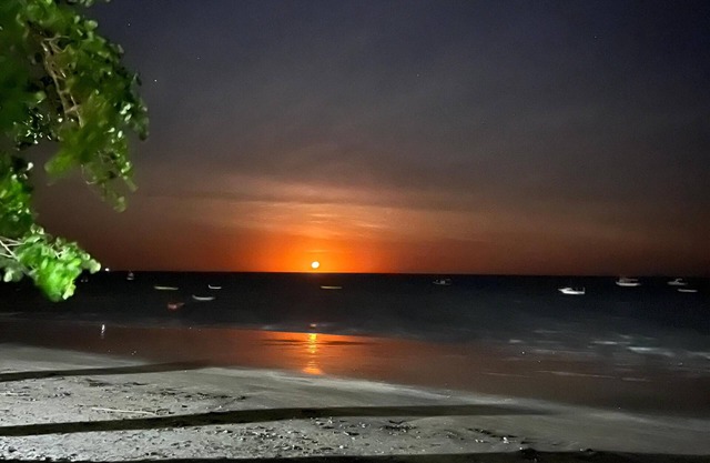 Cumuru Sea Breeze - Feet in the Sand