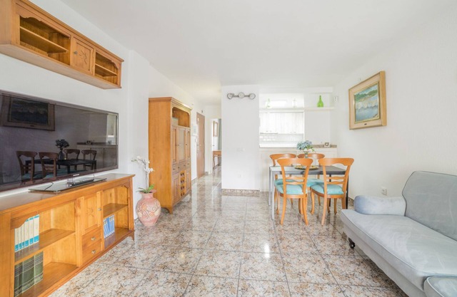 CUNIT HOME - TOTALLY RENOVATED APARTMENT WITH EVERYTHING NEW