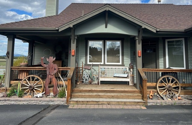 Custom Built Home with a great Central Oregon Location