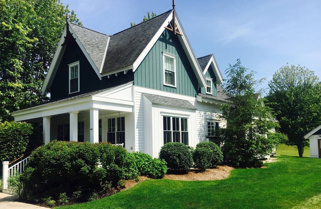 Custom Harbor Springs In-Town Luxury Cottage