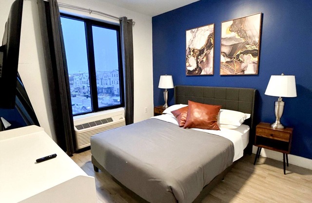 Cute 1BR Next to Airport 5171