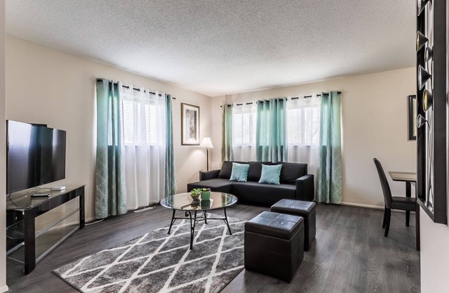 Cute and affordable 3BDR duplex in Overland Park for up to 10 people! Unit #2