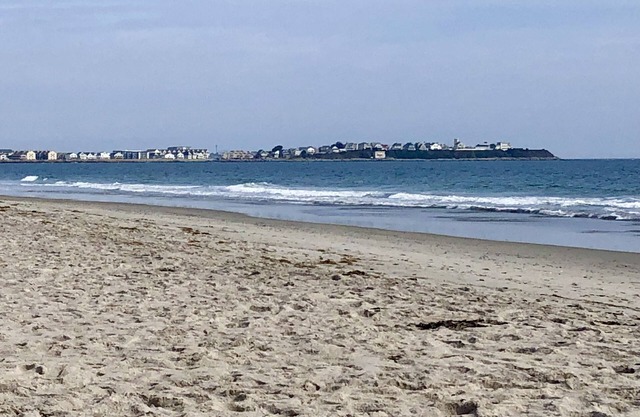Cute Cottage with Great Deck in Island Section of Hampton Beach!