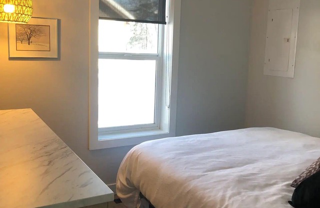 Cute Keewatin Bungalow with a/c!