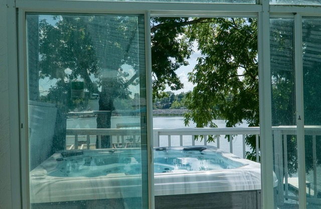 Cute little Weekend Getaway for 2