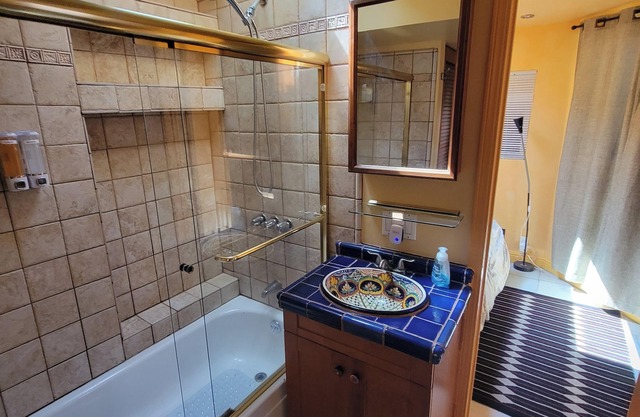 Cute one bedroom cottage in Albany