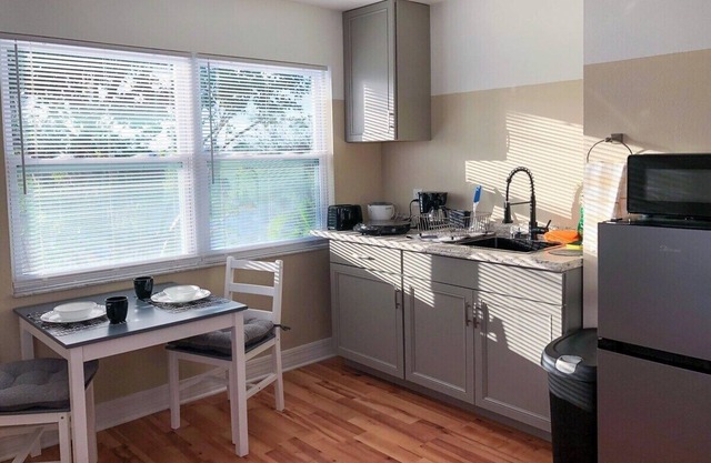 Cute Top Accommodation with King-Size Bed