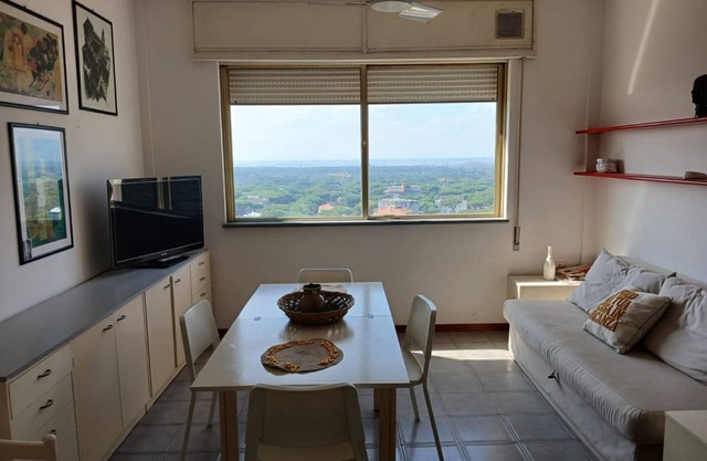 CV011 - Milano Marittima, sea front three-room apartment with exclusive view