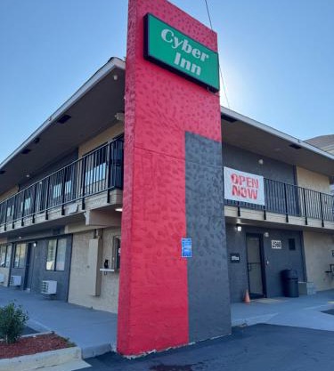 Cyber Inn