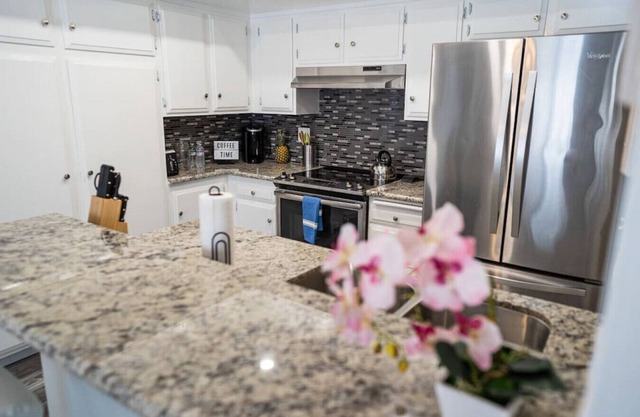 CYPRESS CHARM: 3-BEDROOM TOWNHOME w/GARAGE, PRIVATE PATIO & COMMUNITY POOLS p33
