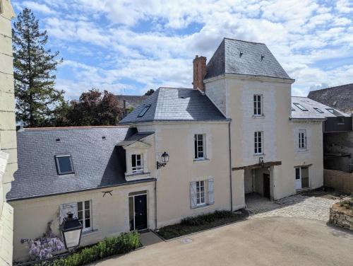 Dépendance Château de saint Saturnin sur Loire