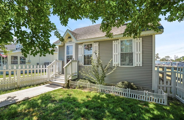 Daisey Cottage - Pet friendly w/Fenced yard!