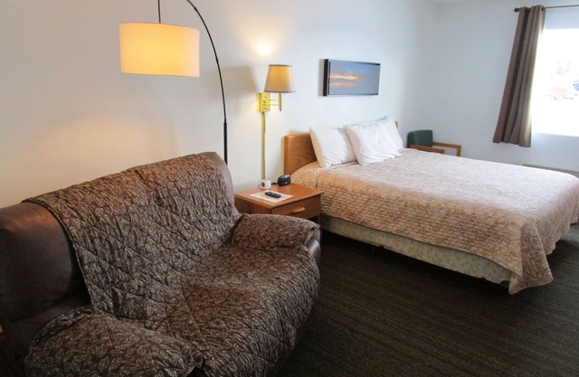 Dakota Country Inn & Suites