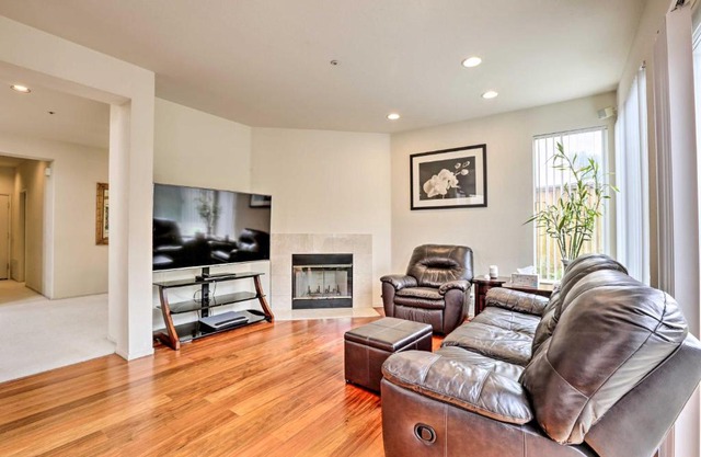 Daly City Family Home only 14 Mi to Pier 39!