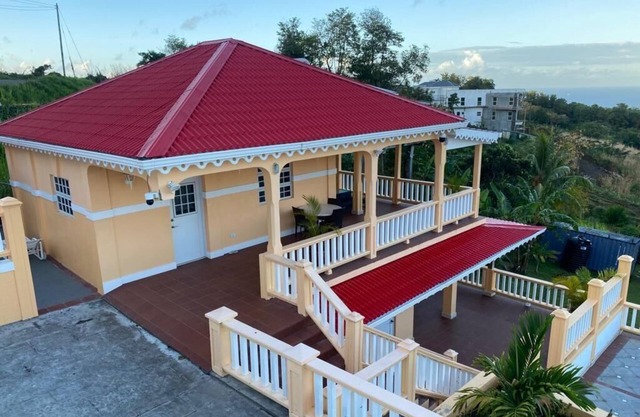 Daly's Executive Suites- AKA-Reeves Villa