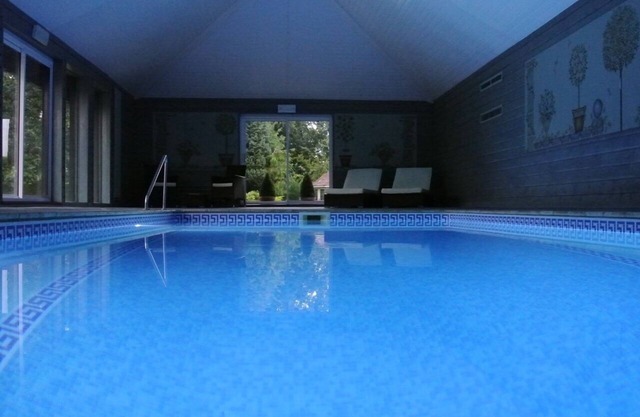 Damson Cottage - contemporary barn offering access to stunning indoor pool