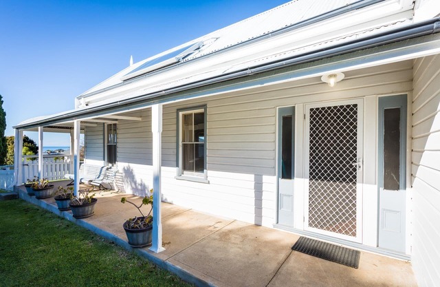 Darel - Fenced Yard and great boat parking