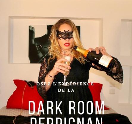 Dark Room Perpignan aux 50 nuances Jacuzzi Privé