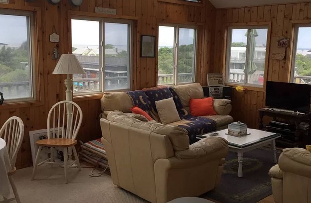 Davis Park, pet-friendly 4-bedroom house; AC w/full views of both Bay and Ocean