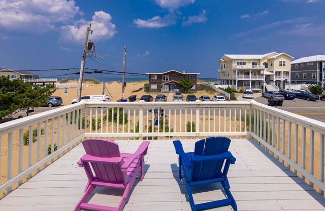 Day Dream-5 BD w/POOL across from BEACH!
