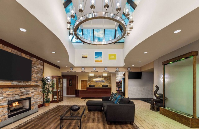 Days Hotel by Wyndham Allentown Airport/Lehigh Valley
