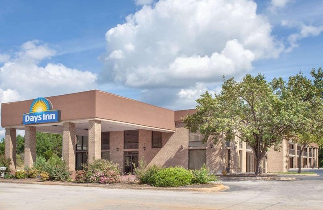 Days Inn by Wyndham Clinton - Laurens I-26