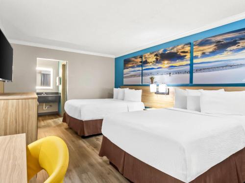 Days Inn by Wyndham Houston East