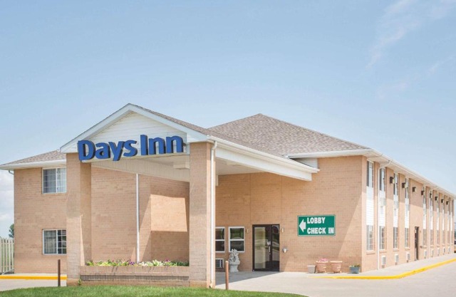 Days Inn by Wyndham Lexington NE