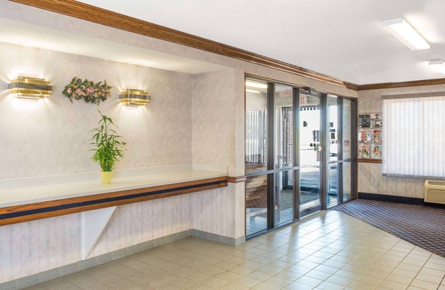 Days Inn by Wyndham Pontoon Beach