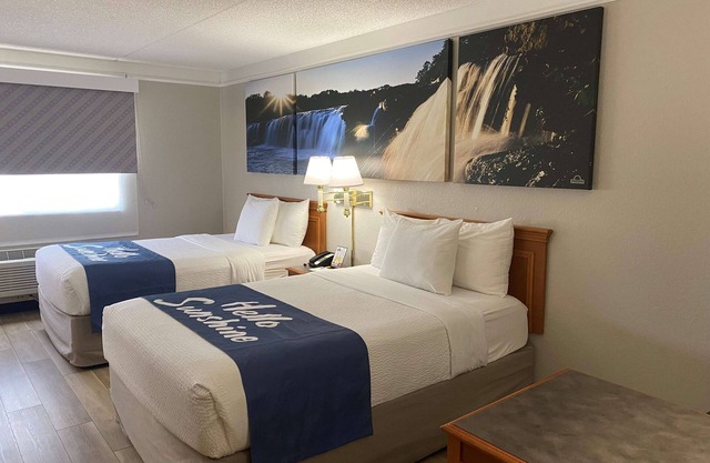 Days Inn & Suites by Wyndham Arlington Heights
