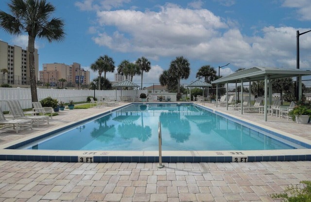 Daytona Beach Condo with Beach View and Access!